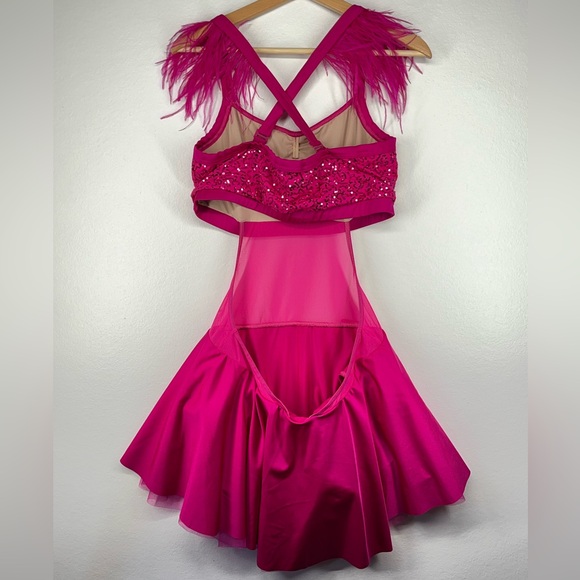 Weissman Hot Pink Feathered Shoulders Dance Leotard with mesh stomach NEW - Picture 4 of 10